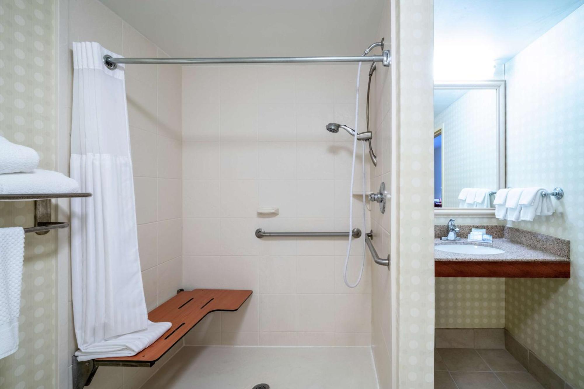 Hilton Garden Inn Morgantown Ngoại thất bức ảnh