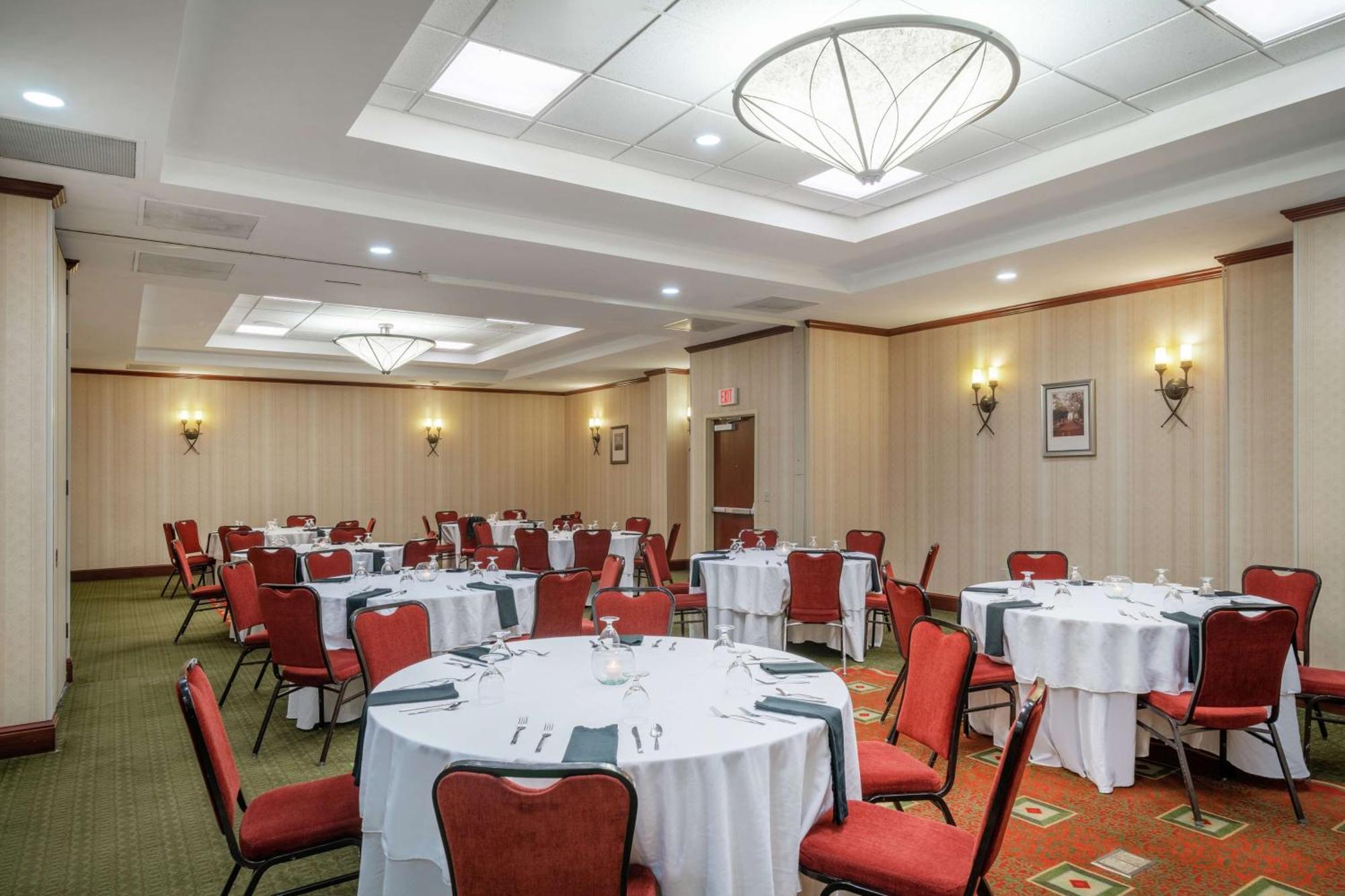 Hilton Garden Inn Morgantown Ngoại thất bức ảnh