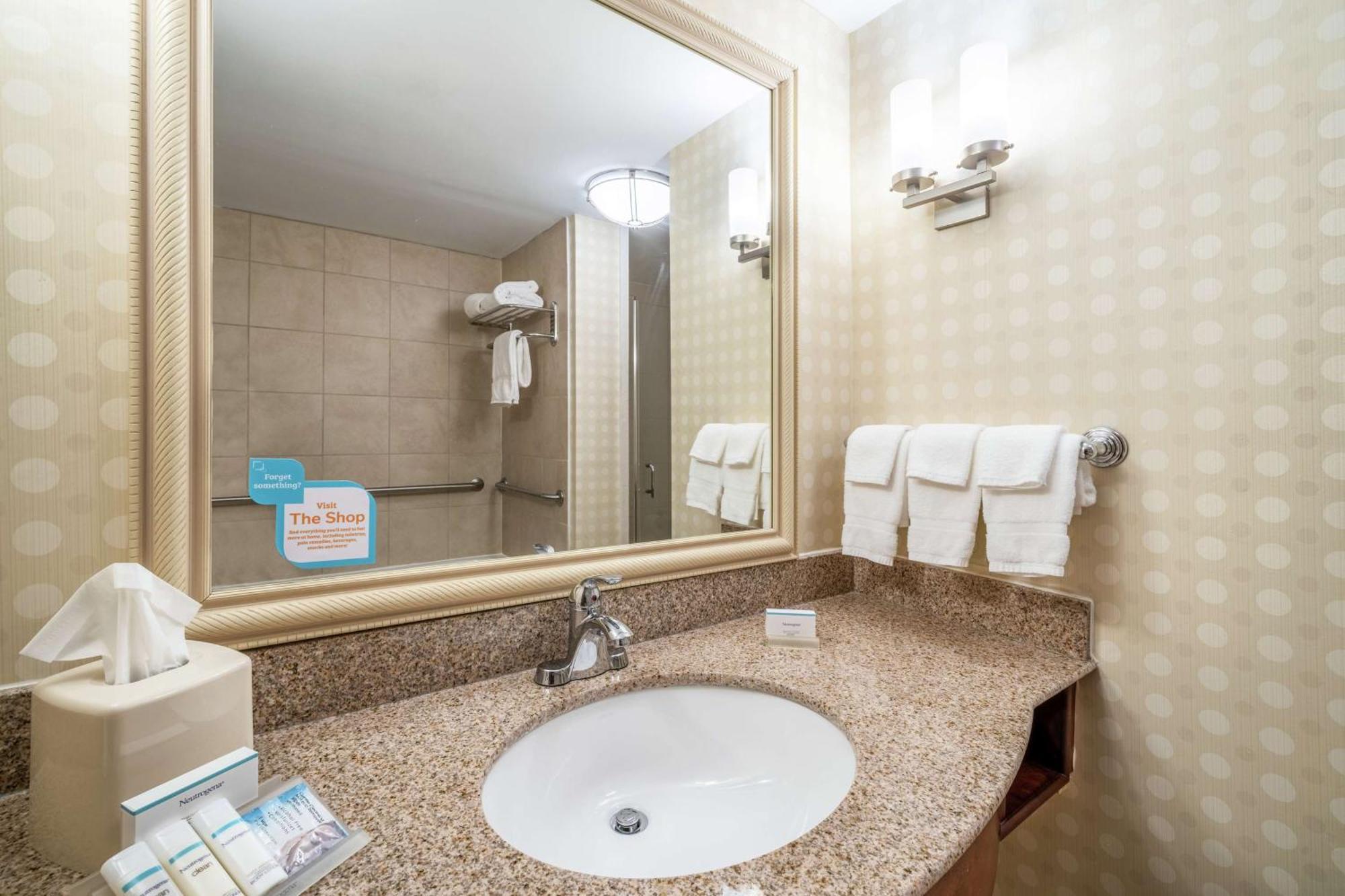 Hilton Garden Inn Morgantown Ngoại thất bức ảnh