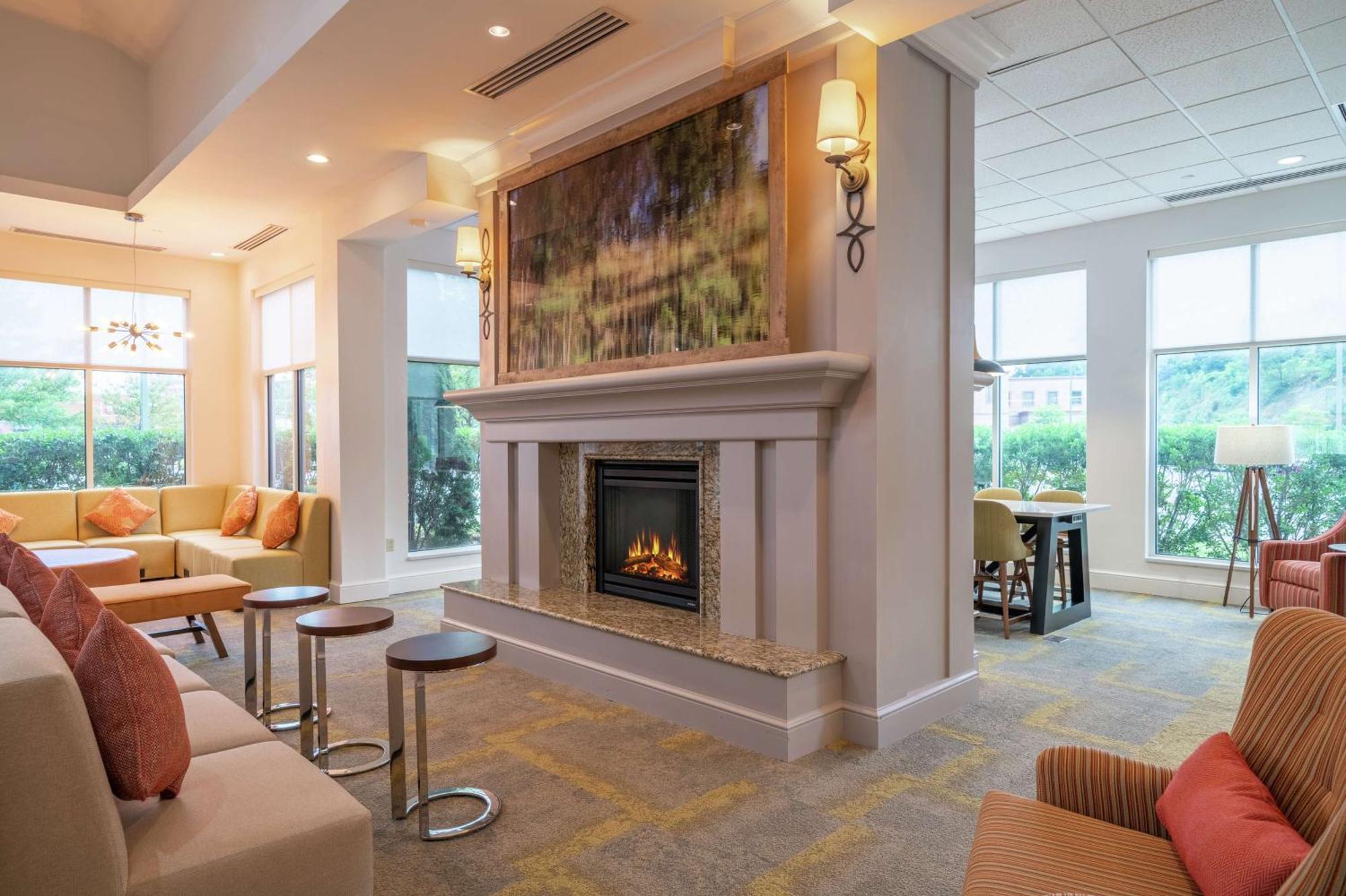 Hilton Garden Inn Morgantown Ngoại thất bức ảnh